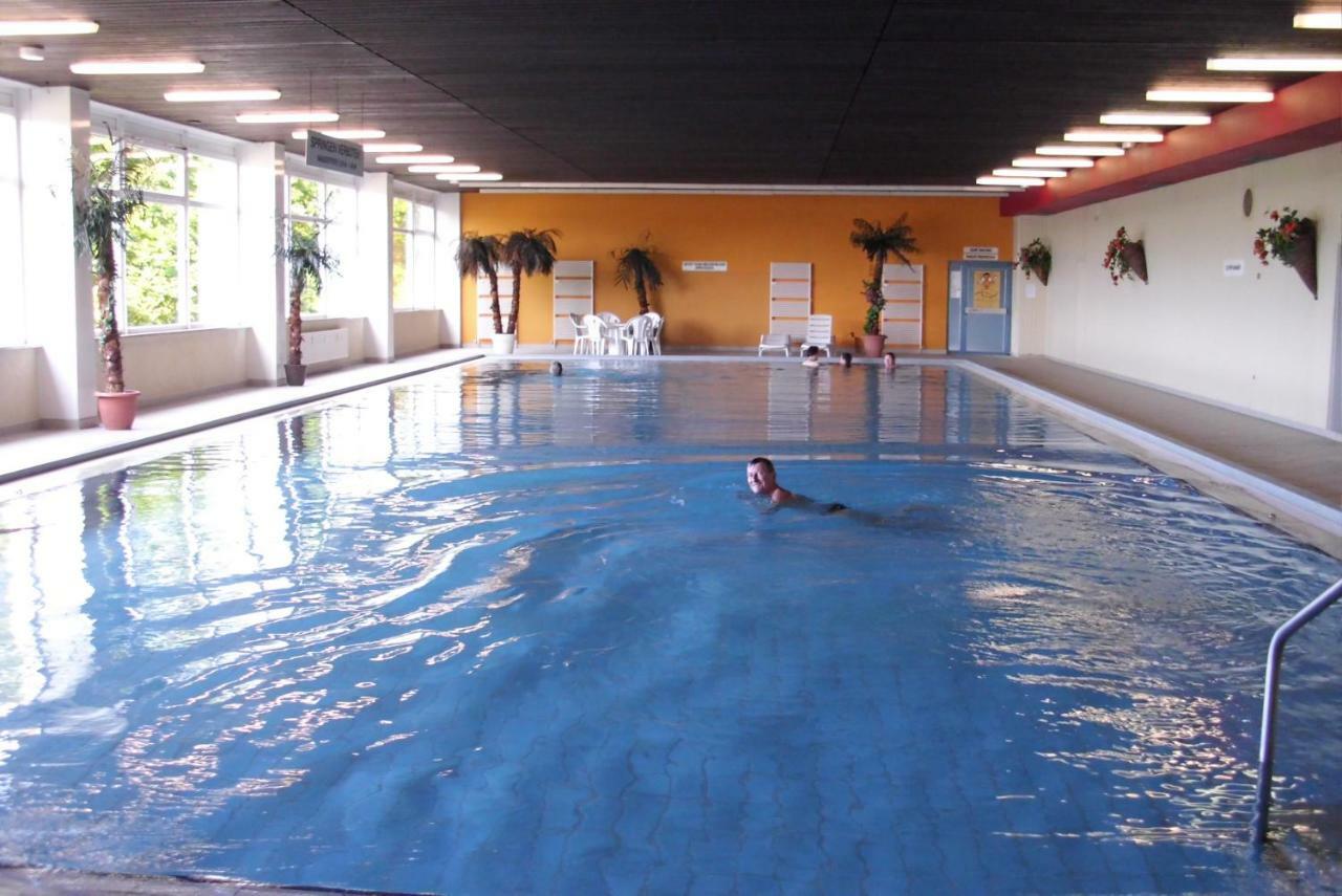 Ferienwohnung "Rodelnde Geiss" Mit Schwimmbad ブラウンラーゲ エクステリア 写真